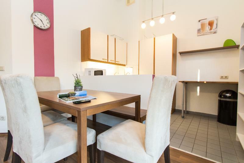Apartmenthaus Hietzing I Contactless Check-In Відень Екстер'єр фото